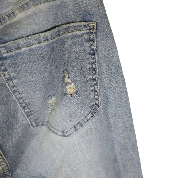 SO Distressed Light-Wash High-Rise Jeans - Picture 4 of 5